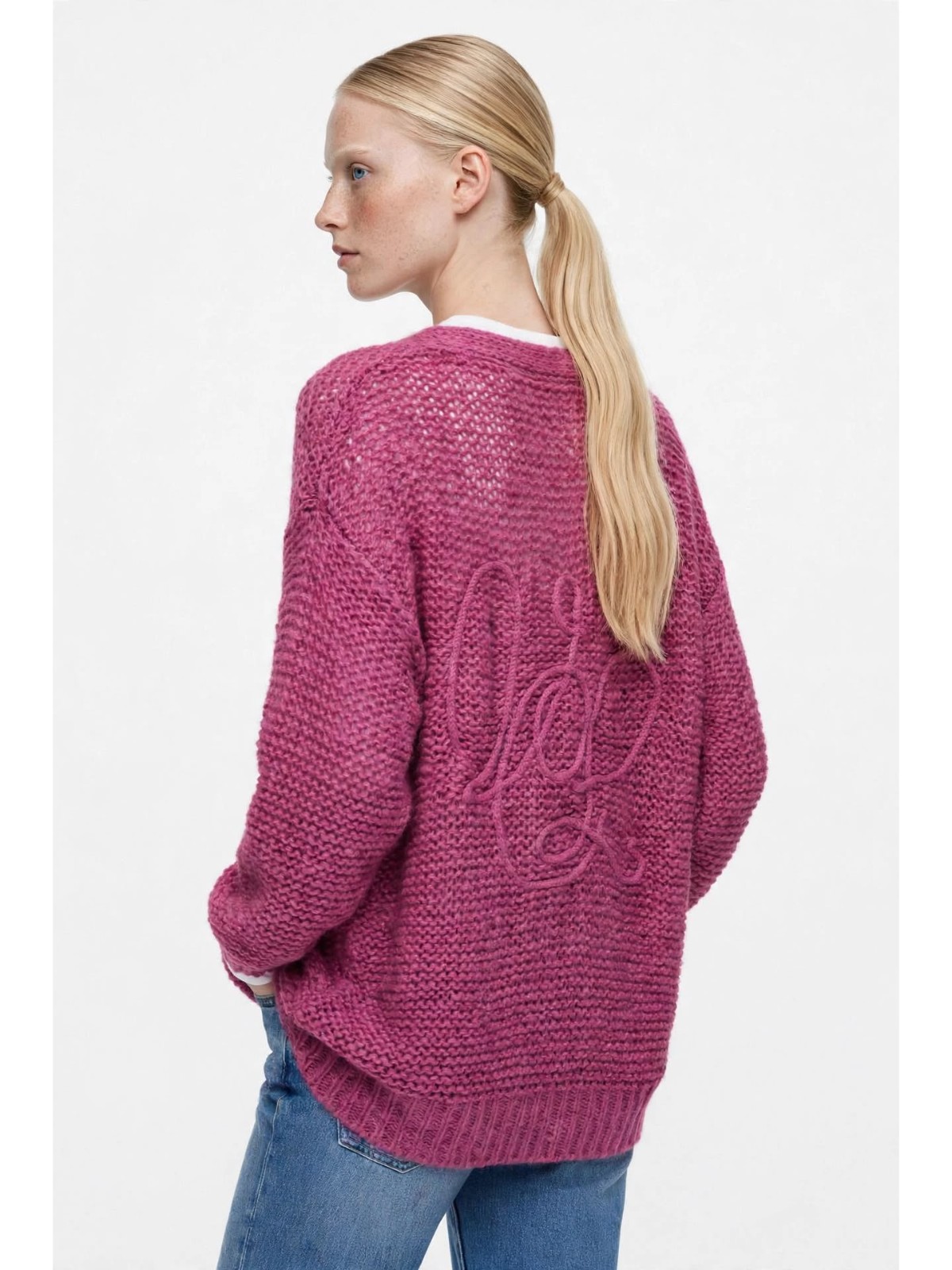 Cardigan Over in Maglia Grossa con Monogramma – Fuxia - immagine 2